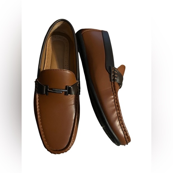 Tahari Elegant Brown Leather Loafers with Black Accents Size 7 - Picture 8 of 11